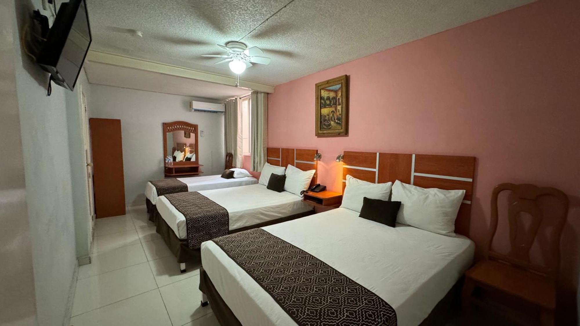 Hotel Ana Isabel Zamora  Extérieur photo