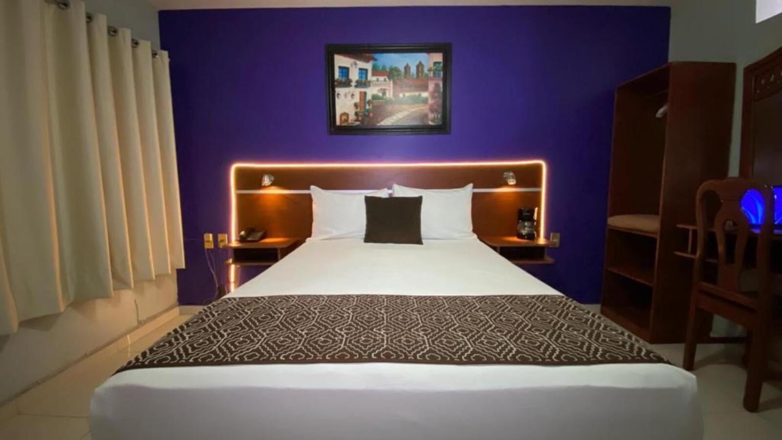 Hotel Ana Isabel Zamora  Extérieur photo